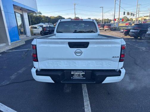 2025 Nissan Frontier SV