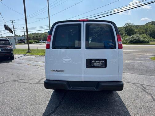 2025 Chevrolet Express 2500 RWD 2500 Regular Wheelbase WT