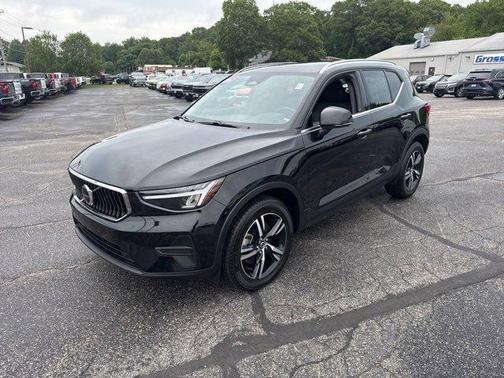 2024 Volvo XC40 Core Bright Theme