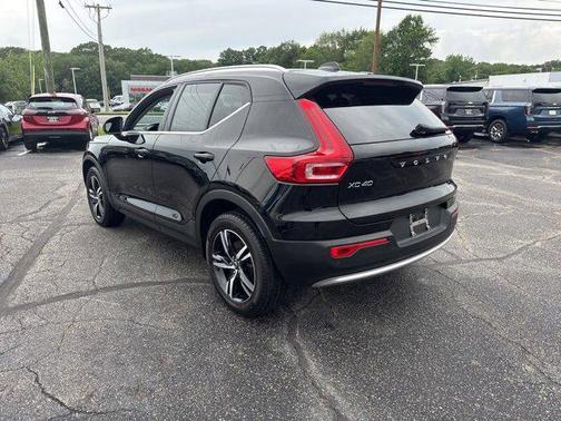 2024 Volvo XC40 Core Bright Theme
