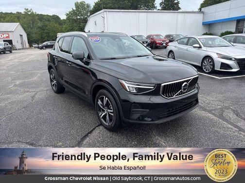 2024 Volvo XC40 Core Bright Theme