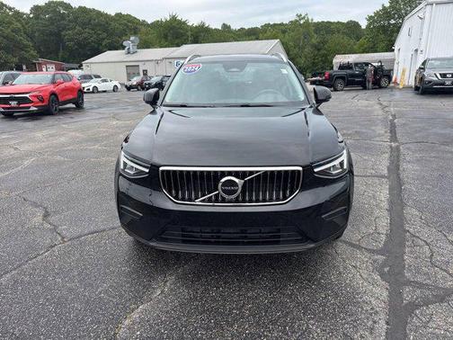 2024 Volvo XC40 Core Bright Theme
