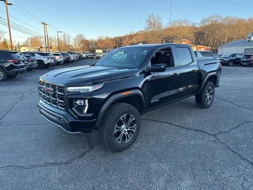 2024 GMC Canyon AT4