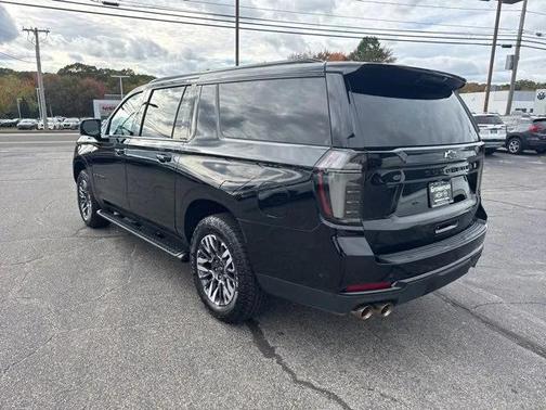 2025 Chevrolet Suburban 4WD Z71
