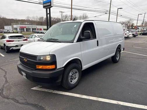 2025 Chevrolet Express 2500 RWD 2500 Regular Wheelbase WT