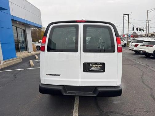 2025 Chevrolet Express 2500 RWD 2500 Regular Wheelbase WT