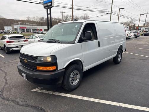 2025 Chevrolet Express 2500 RWD 2500 Regular Wheelbase WT