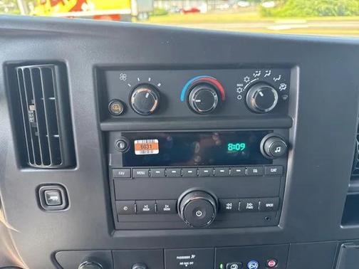 2025 Chevrolet Express 2500 WT