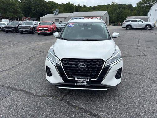 2024 Nissan Kicks SV