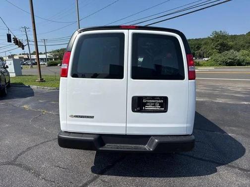 2025 Chevrolet Express 2500 WT
