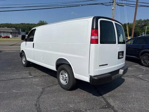 2025 Chevrolet Express 2500 WT