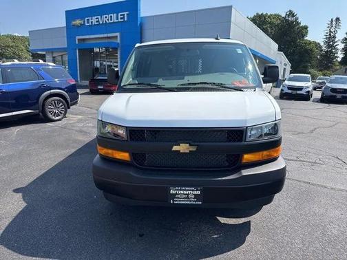 2025 Chevrolet Express 2500 WT
