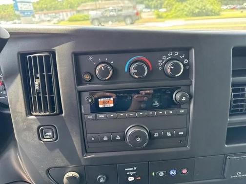 2025 Chevrolet Express 2500 WT