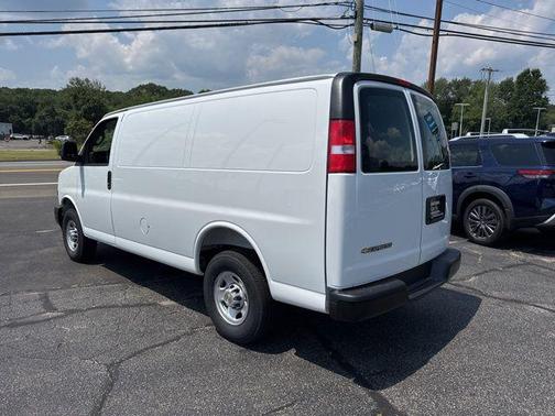 2025 Chevrolet Express 2500 RWD 2500 Regular Wheelbase WT