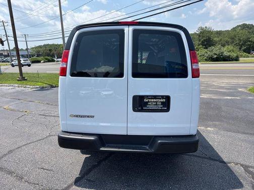 2025 Chevrolet Express 2500 RWD 2500 Regular Wheelbase WT