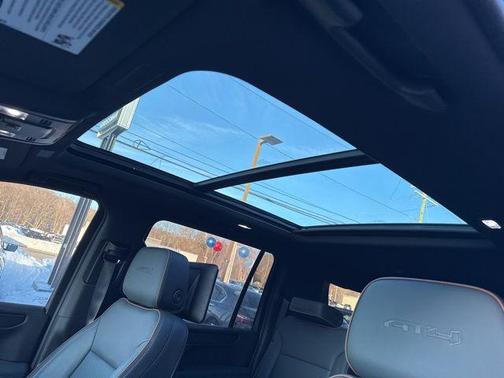 2025 GMC Yukon XL 4WD AT4