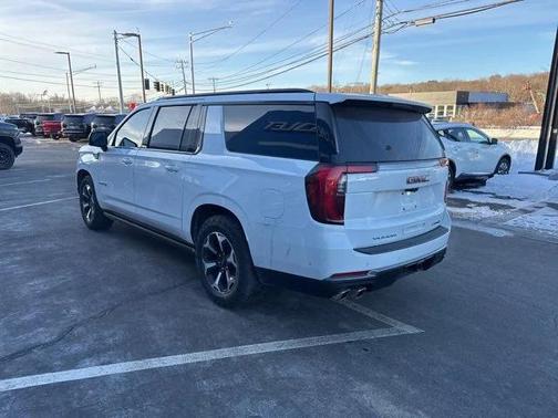 2025 GMC Yukon XL 4WD AT4