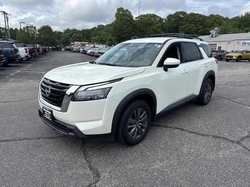 2023 Nissan Pathfinder SV