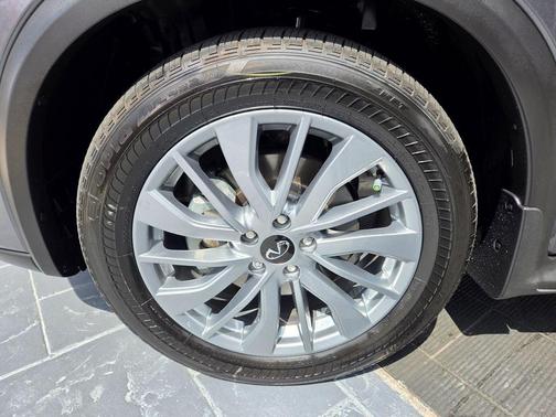 Graphite Shadow 2025 INFINITI QX50 Luxe