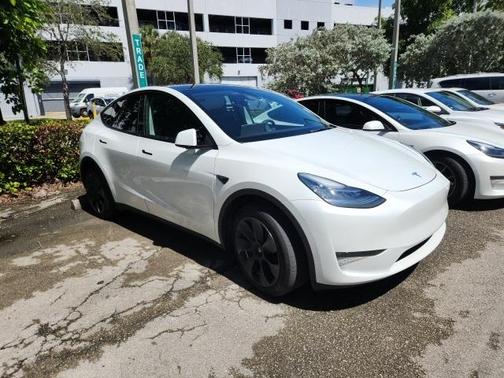 2023 Tesla Model Y Long Range