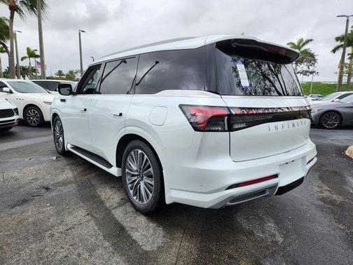 2025 INFINITI QX80 Luxe