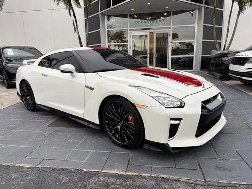 2020 Nissan GT-R Premium