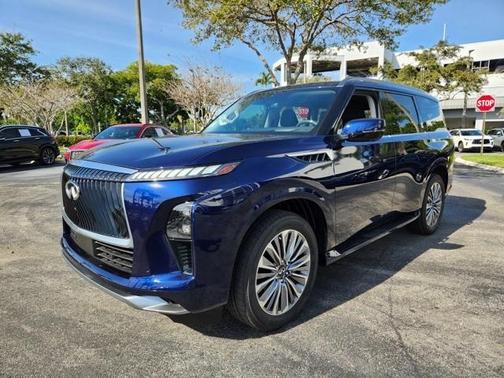 2025 INFINITI QX80 Luxe