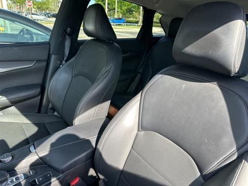 2022 INFINITI QX50 Luxe