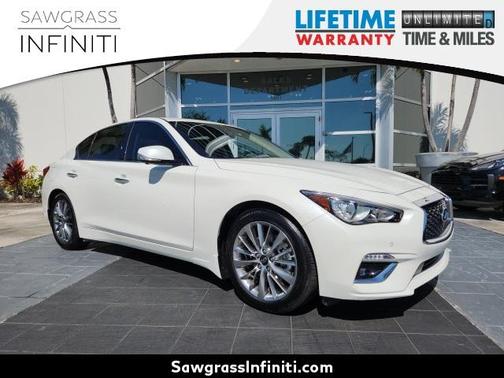 2024 INFINITI Q50 LUXE
