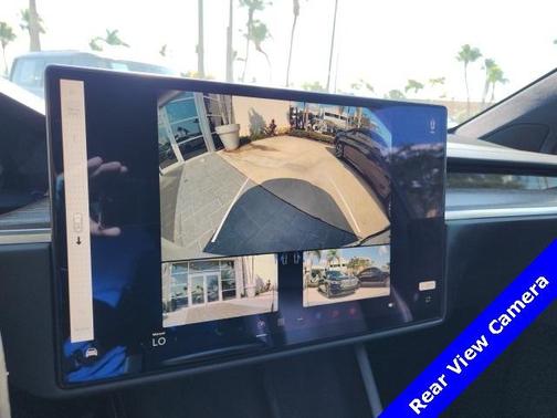 2022 Tesla Model X Base