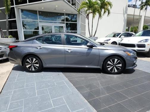 2022 Nissan Altima 2.5 SV