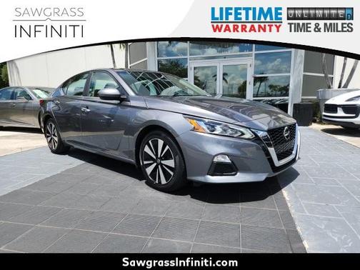 2022 Nissan Altima 2.5 SV