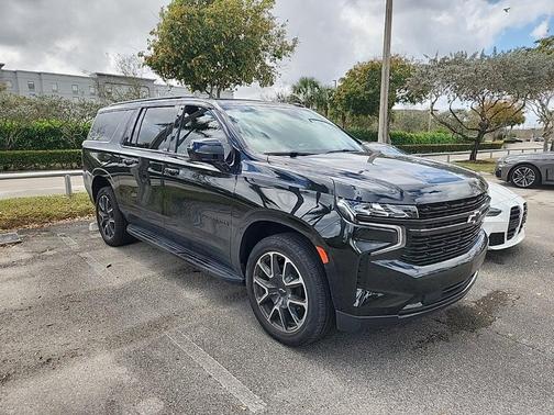 2023 Chevrolet Suburban RST