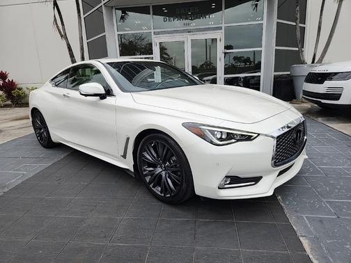 2022 INFINITI Q60 LUXE