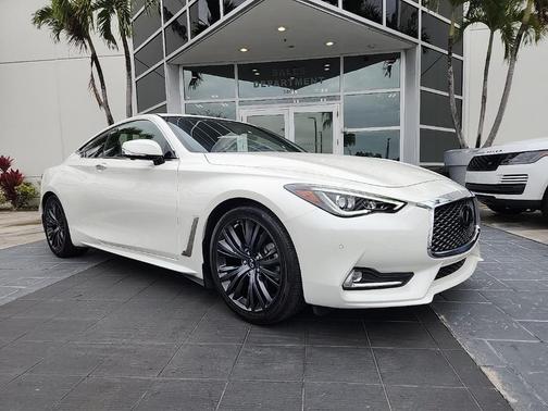 2022 INFINITI Q60 LUXE