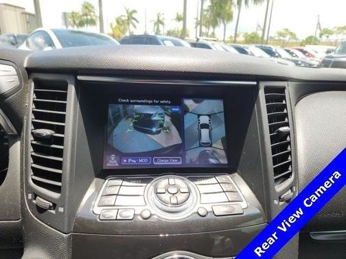 2016 INFINITI QX70 Base