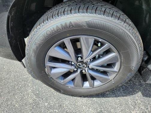 2025 INFINITI QX80 PURE
