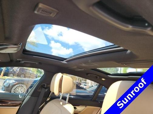 2022 BMW 750 i xDrive