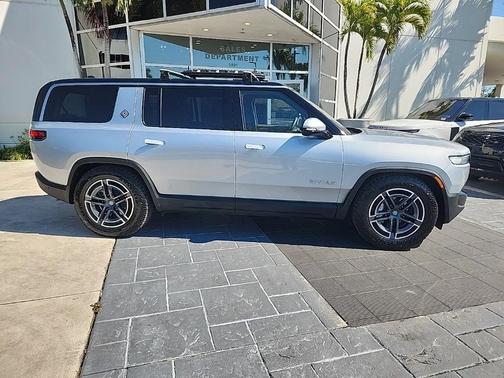 2025 Rivian R1S Adventure