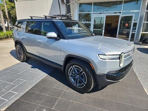 2025 Rivian R1S Adventure