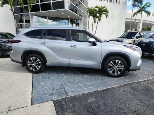 2025 Toyota Highlander XLE