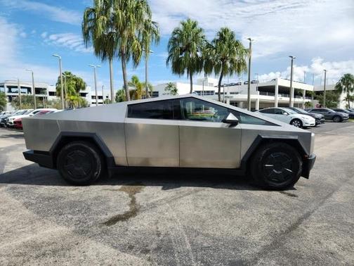 2024 Tesla Cybertruck Base