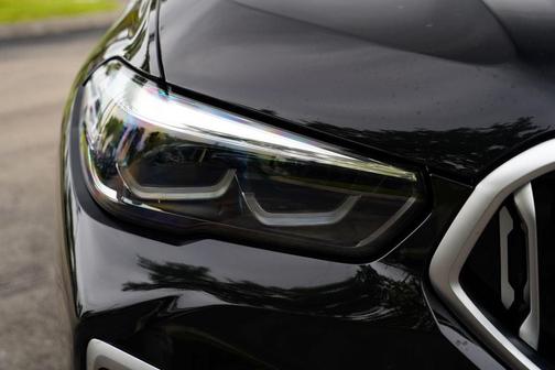 Black Sapphire Metallic 2022 BMW X6 xDrive40i