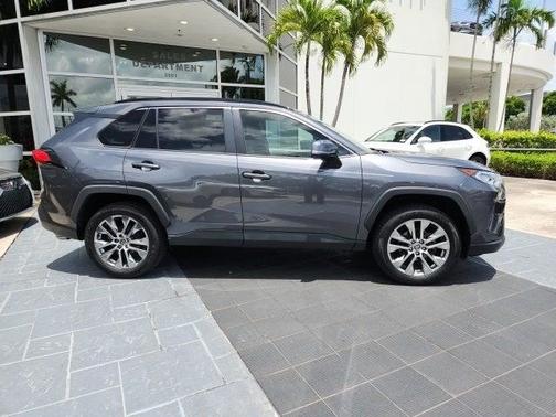 2021 Toyota RAV4 XLE Premium