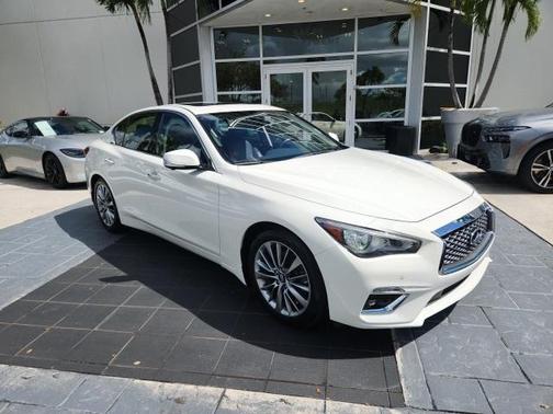 2022 INFINITI Q50 LUXE