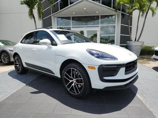 2022 Porsche Macan Base