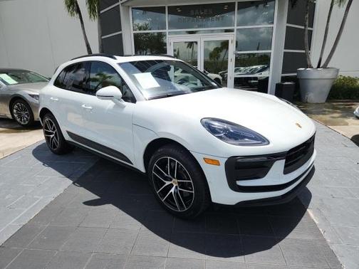 2022 Porsche Macan Base