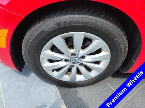 2019 Volkswagen Beetle 2.0T S