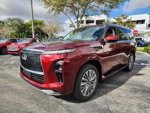 2025 INFINITI QX80 Luxe