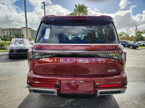 2025 INFINITI QX80 Luxe